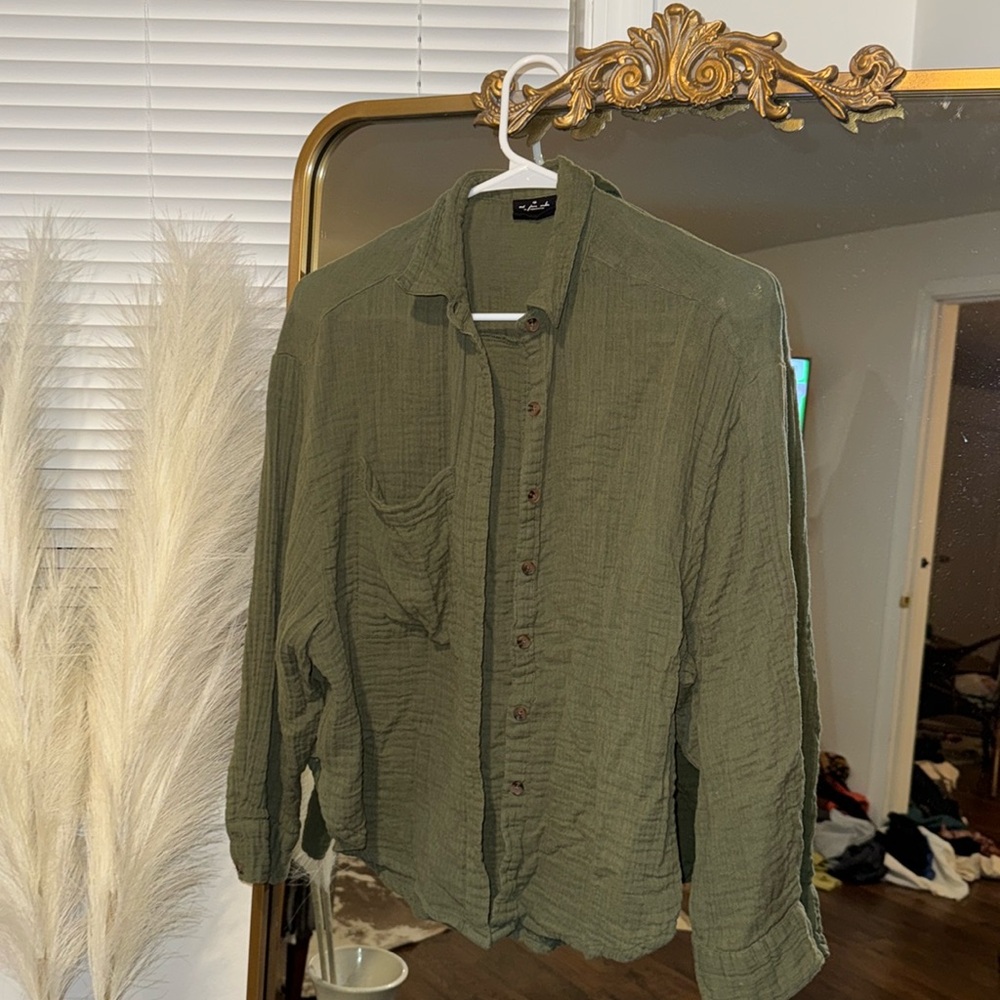 Urban Outfitters Olive Green Button Up size xs worn twice